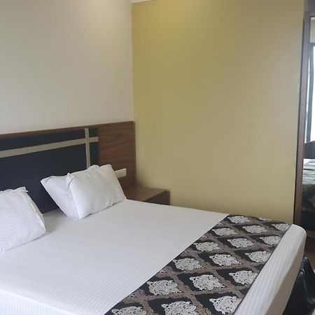 Heaven 7 Hotel & Resort Himatnagar 外观 照片