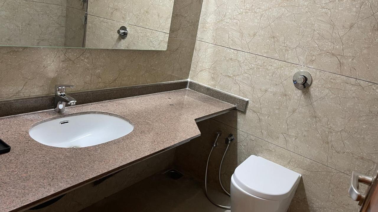 Heaven 7 Hotel & Resort Himatnagar 外观 照片