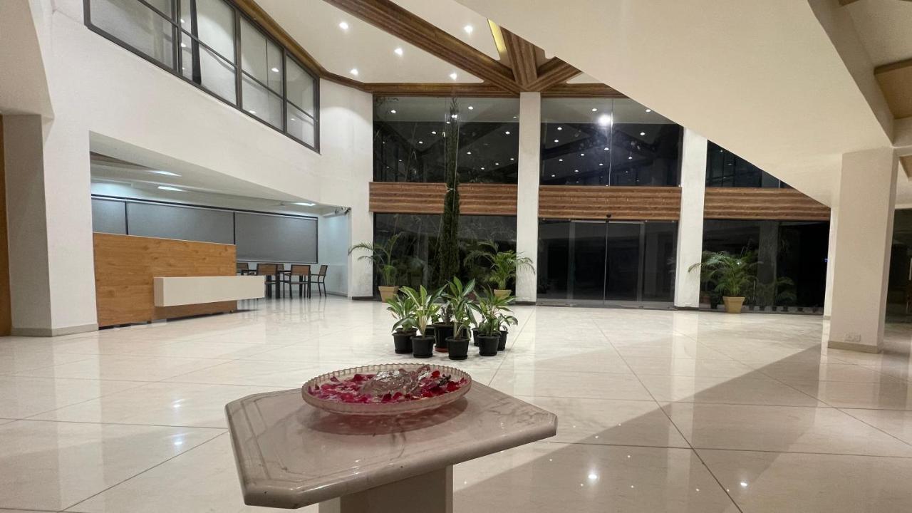 Heaven 7 Hotel & Resort Himatnagar 外观 照片