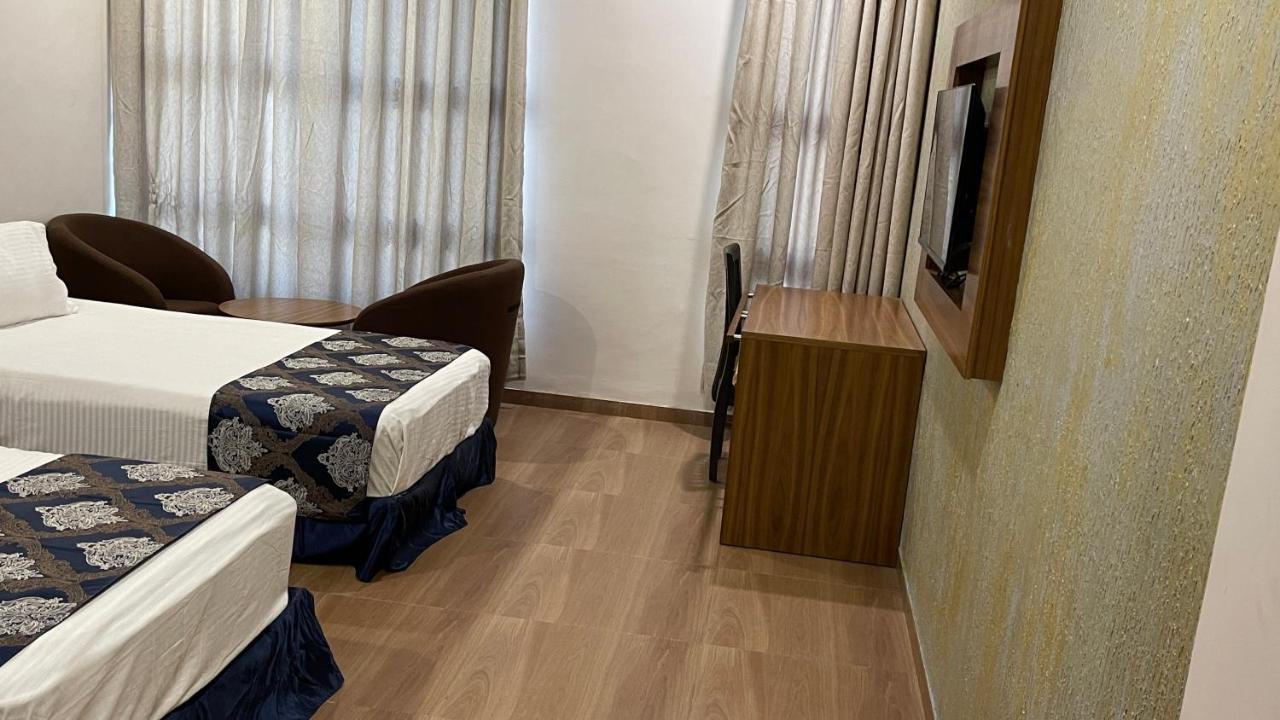 Heaven 7 Hotel & Resort Himatnagar 外观 照片