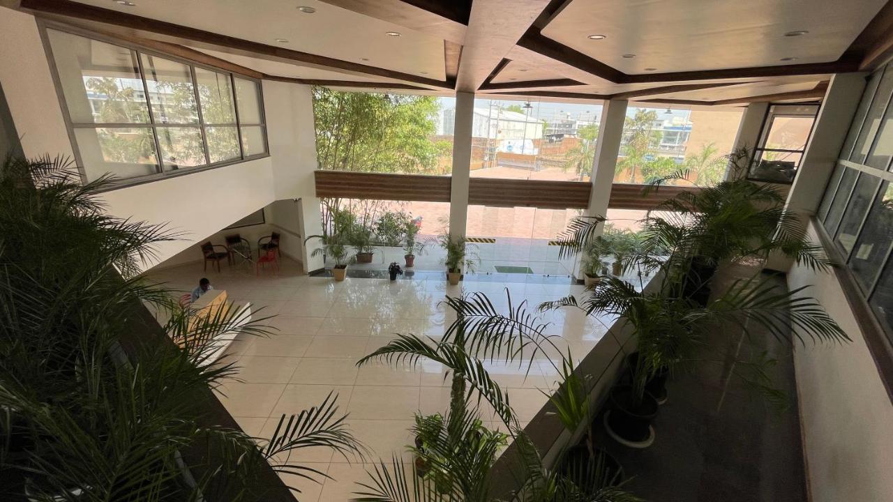 Heaven 7 Hotel & Resort Himatnagar 外观 照片