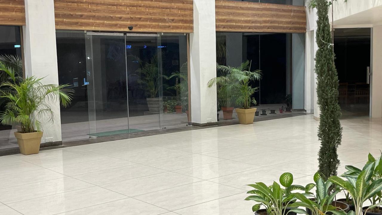 Heaven 7 Hotel & Resort Himatnagar 外观 照片