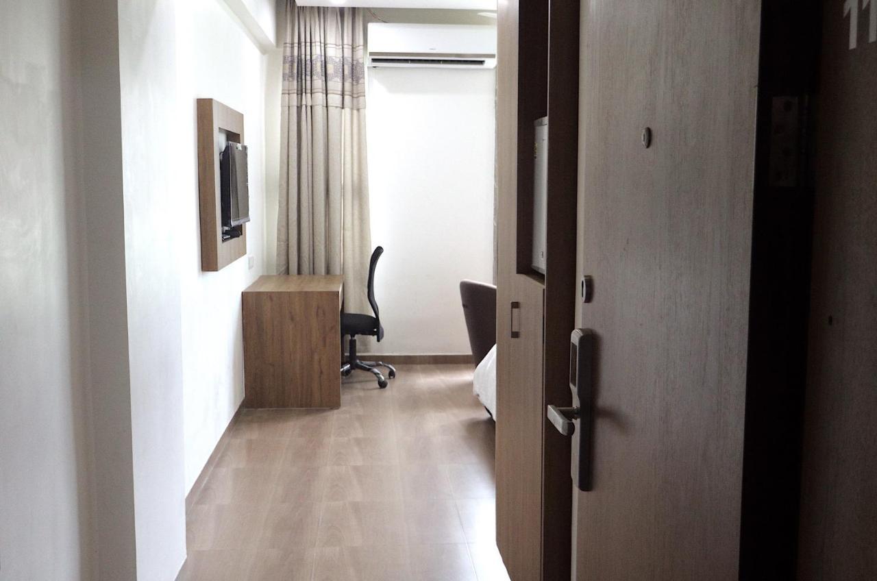 Heaven 7 Hotel & Resort Himatnagar 外观 照片