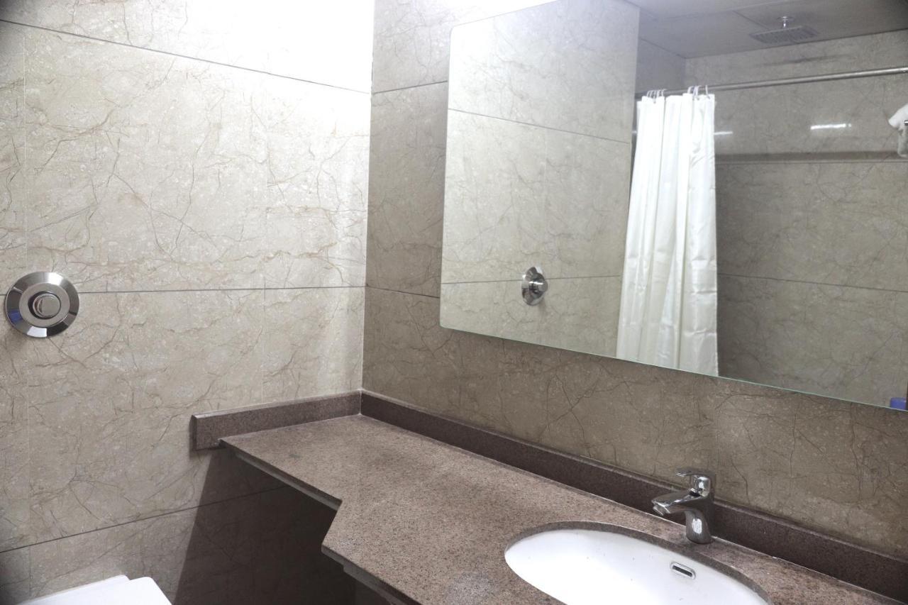 Heaven 7 Hotel & Resort Himatnagar 外观 照片